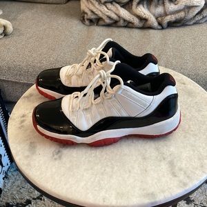 Air Jordan 11 Retro Low GS 'Concord-Bred'
Pre-owned
